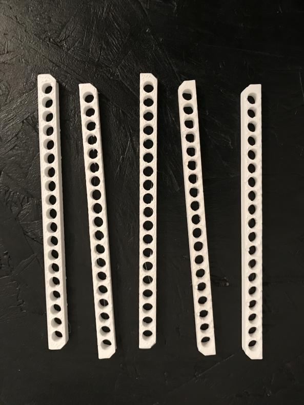 Pièces imprimées en 3D. ©Brice Aulin