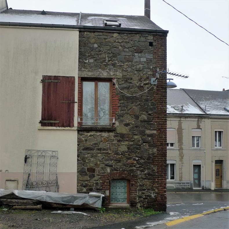 La mi-maison.