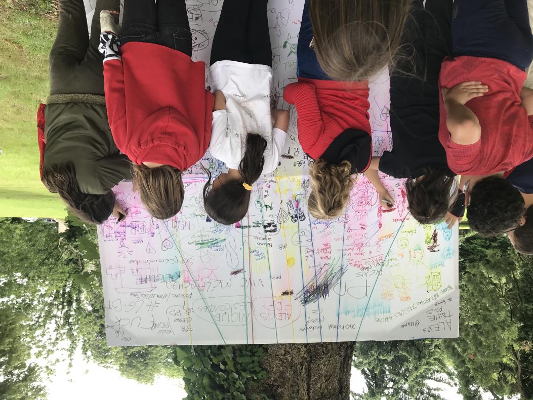 et ça collabore 