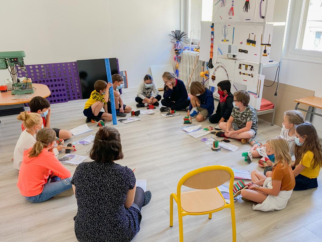 Organisation collégiale pour définir les contenus des dioramas