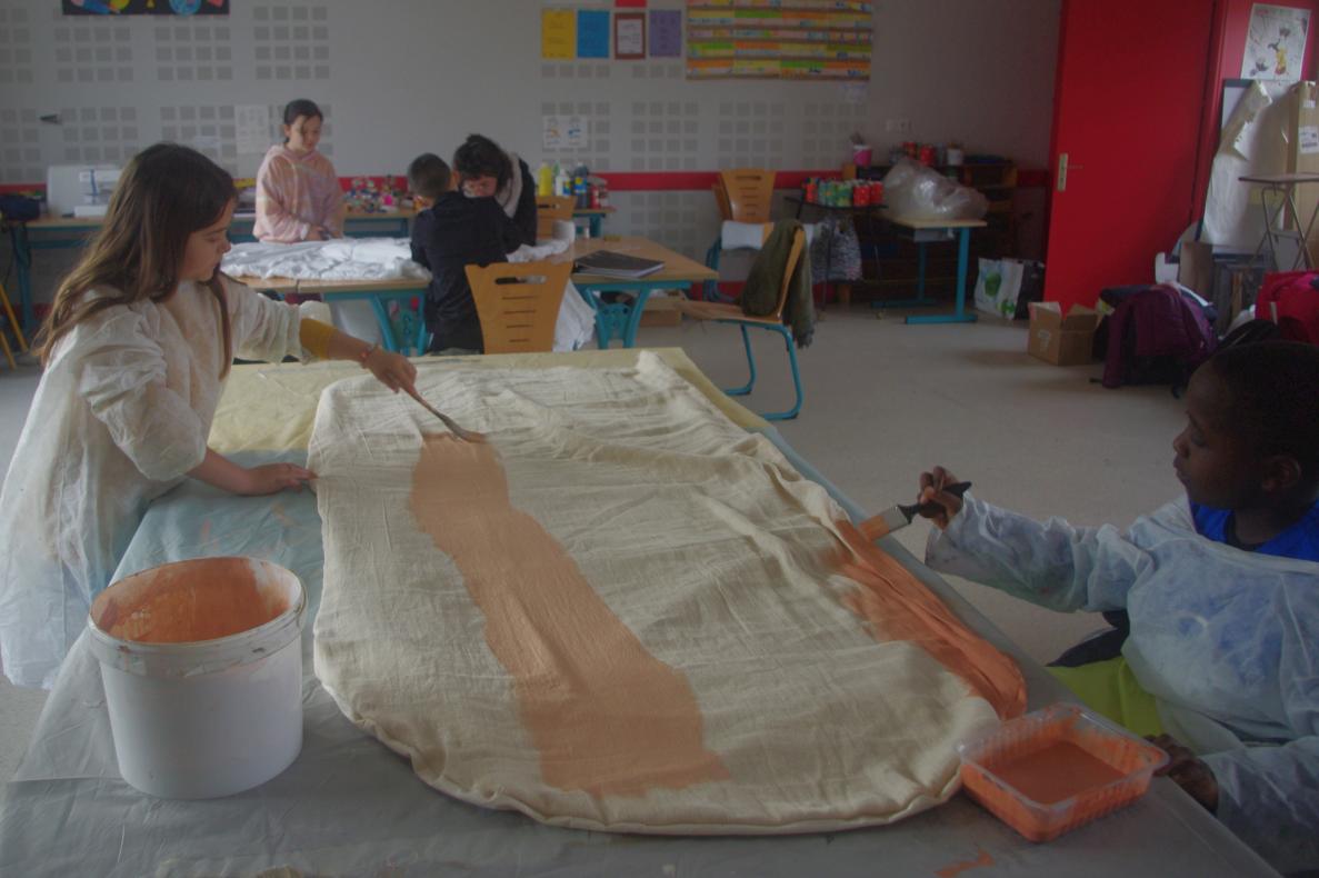 Peinture d'une langue en tissus