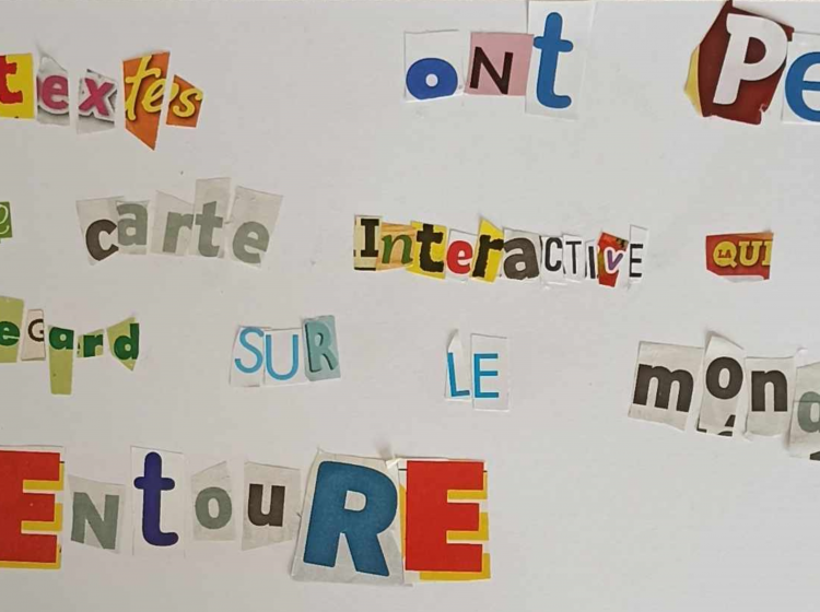 Le carton d'invitation à la restitution créé par les enfants par découpe dans des magazines