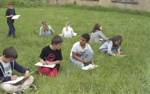 dans l'herbe