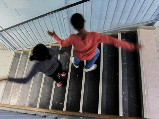 Se déposer dans les escaliers