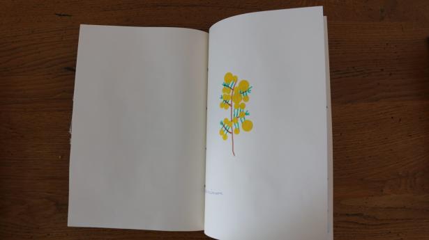 Souvenir de la résidence : Un carnet fabriqué par les enfants