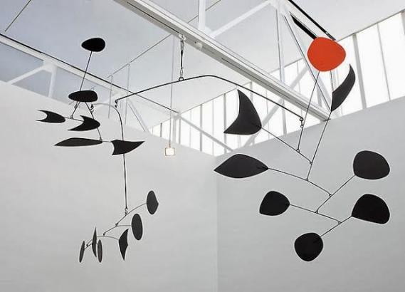 Alexander Calder - mobile 