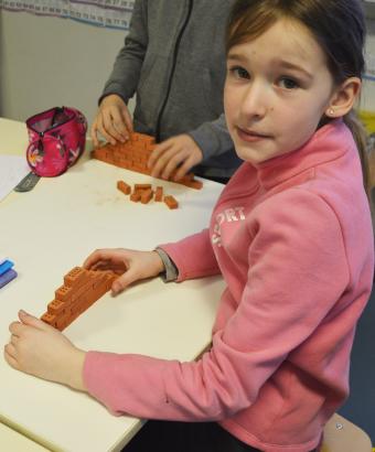 Réalisation des maquettes en mini-briques de terre cuite