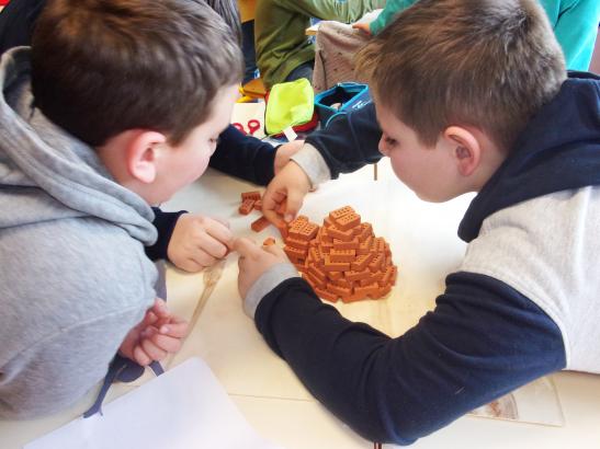 Réalisation des maquettes en mini-briques de terre cuite