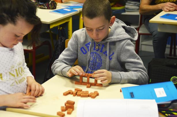 Réalisation des maquettes en mini-briques de terre cuite