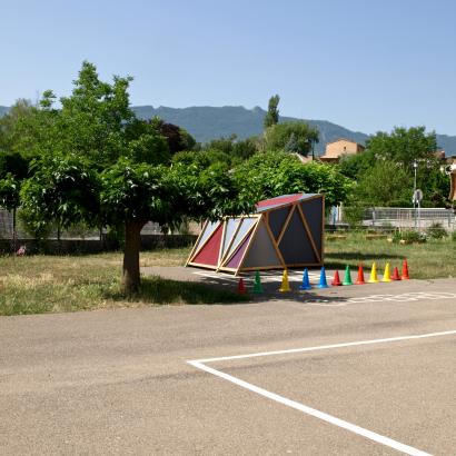 la cabane dans la cour