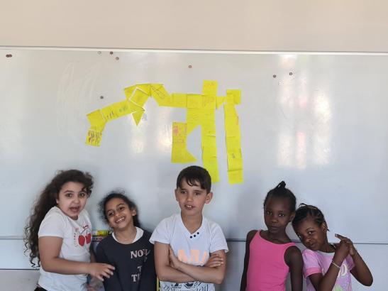 La classe des enfants allophones et leur puzzle de la Tramtarie