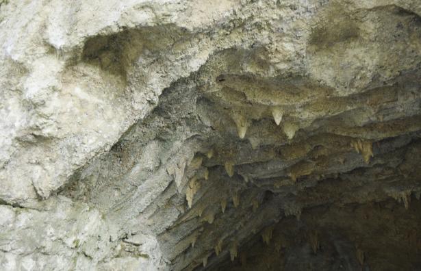 Grotte dans le pays de Redon.