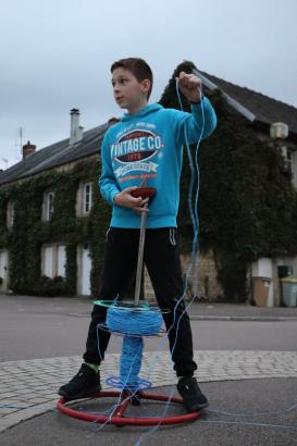 Maxence et le "Tourne-tourne à roulettes"