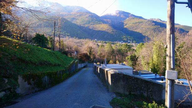 Route du village dans lequel Jean-Marie a vécu tout sa vie