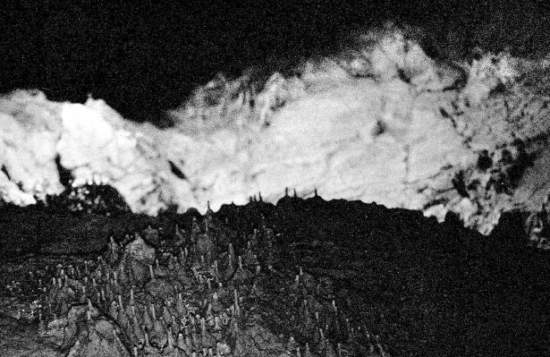 Recherches pour « La première image » : photographie argentique, igues d’Aujols, 2019, © Leah Desmousseaux