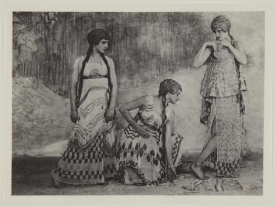 Photographie du Baron de Meyer représentant trois danseuses des Ballets Russes en mouvements de Nymphes - 1912