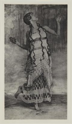 Photographie du Baron Adolf de Meyer représentant une danseuse des Ballets Russes en mouvement de Nymphe - 1912