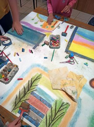 Du pastel et plein d'outils.