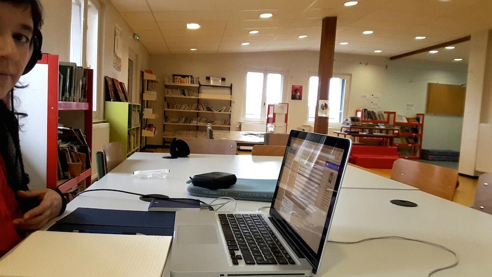 Installée dans la bibliothèque de l'école primaire d'Escles