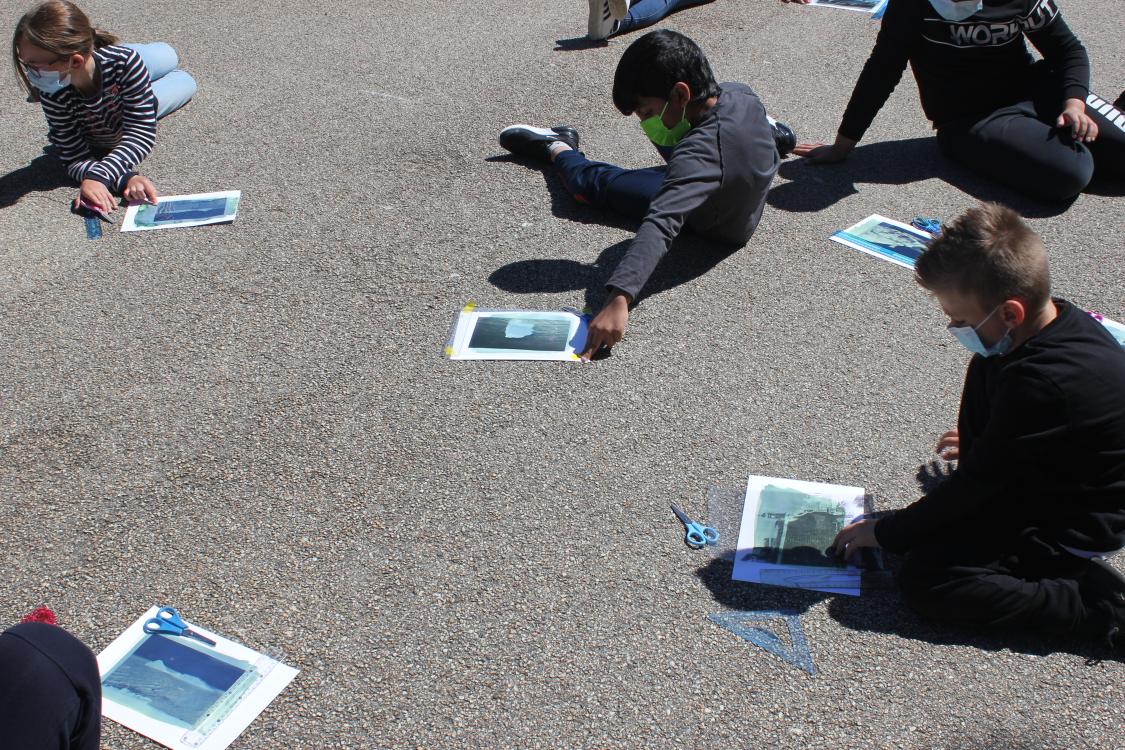 dans la cours, cyanotype party