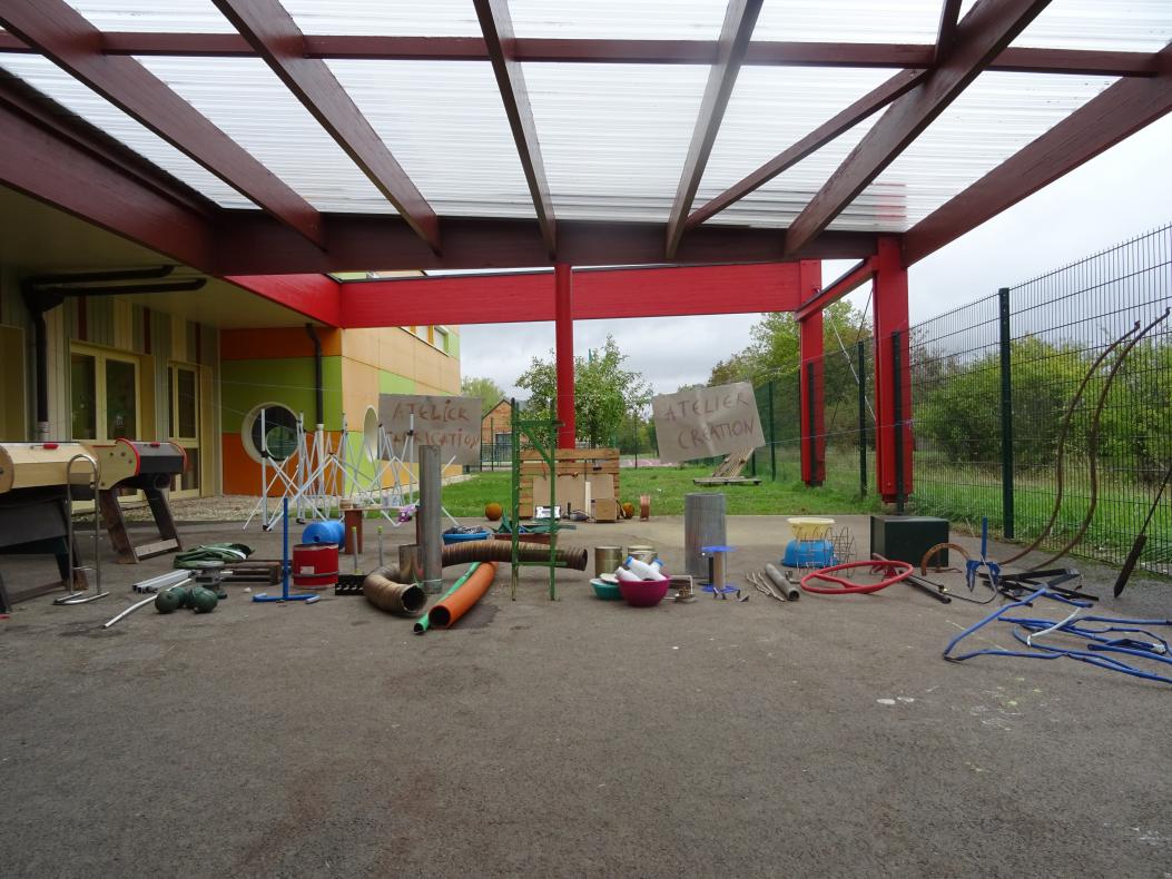 Disposition de matériaux à l'école