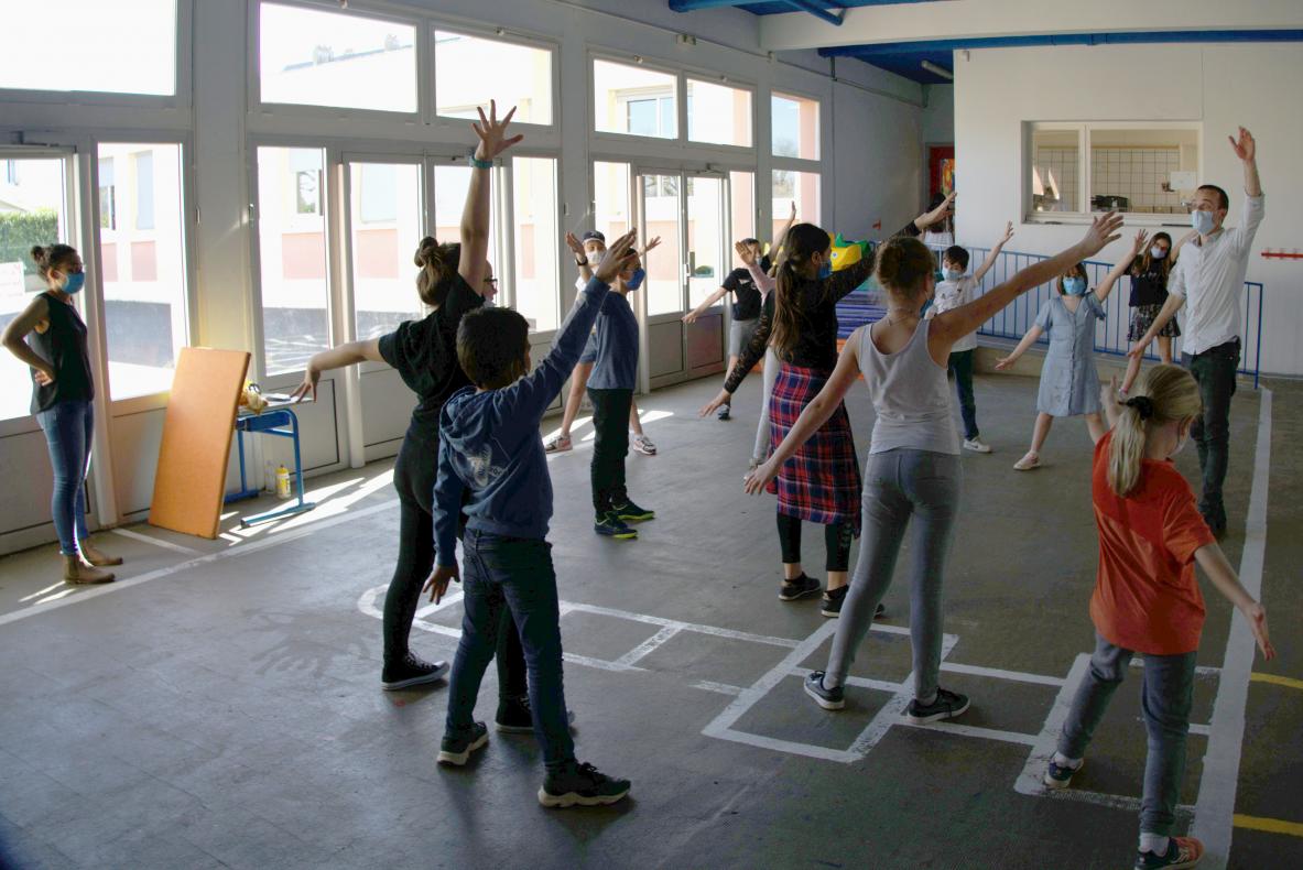 atelier sous le préau d'Ivry Gitlis