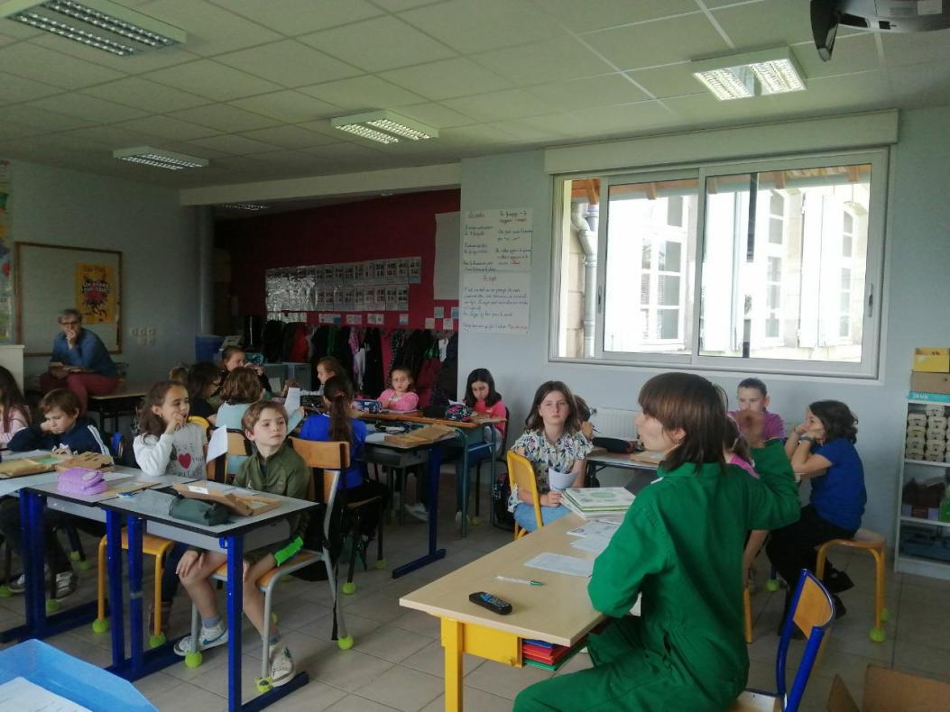 Echanges en classe, deuxième jour. 