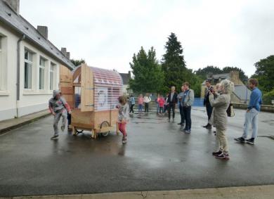 L'inauguration de la roulotte de lecture