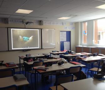 En attendant que les élèves entrent dans la classe pour notre première rencontre.