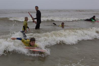 Test des objets de glisse dans les vagues de Pourville