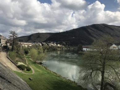 la meuse, revin, haïku